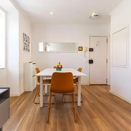 Typical Madragoa By Homing Lissabon