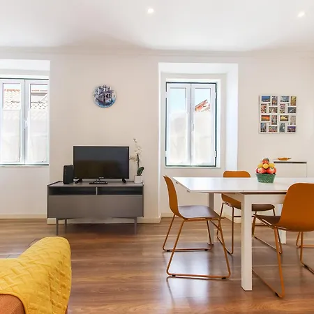 Typical Madragoa By Homing * Lissabon