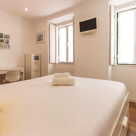 Typical Madragoa By Homing Lisbon